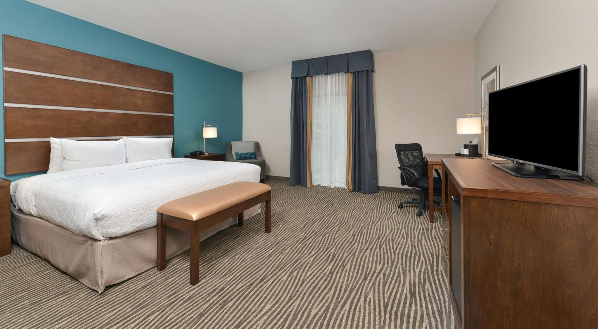 Hampton Inn & Suites Des Moines Downtown Exterior photo