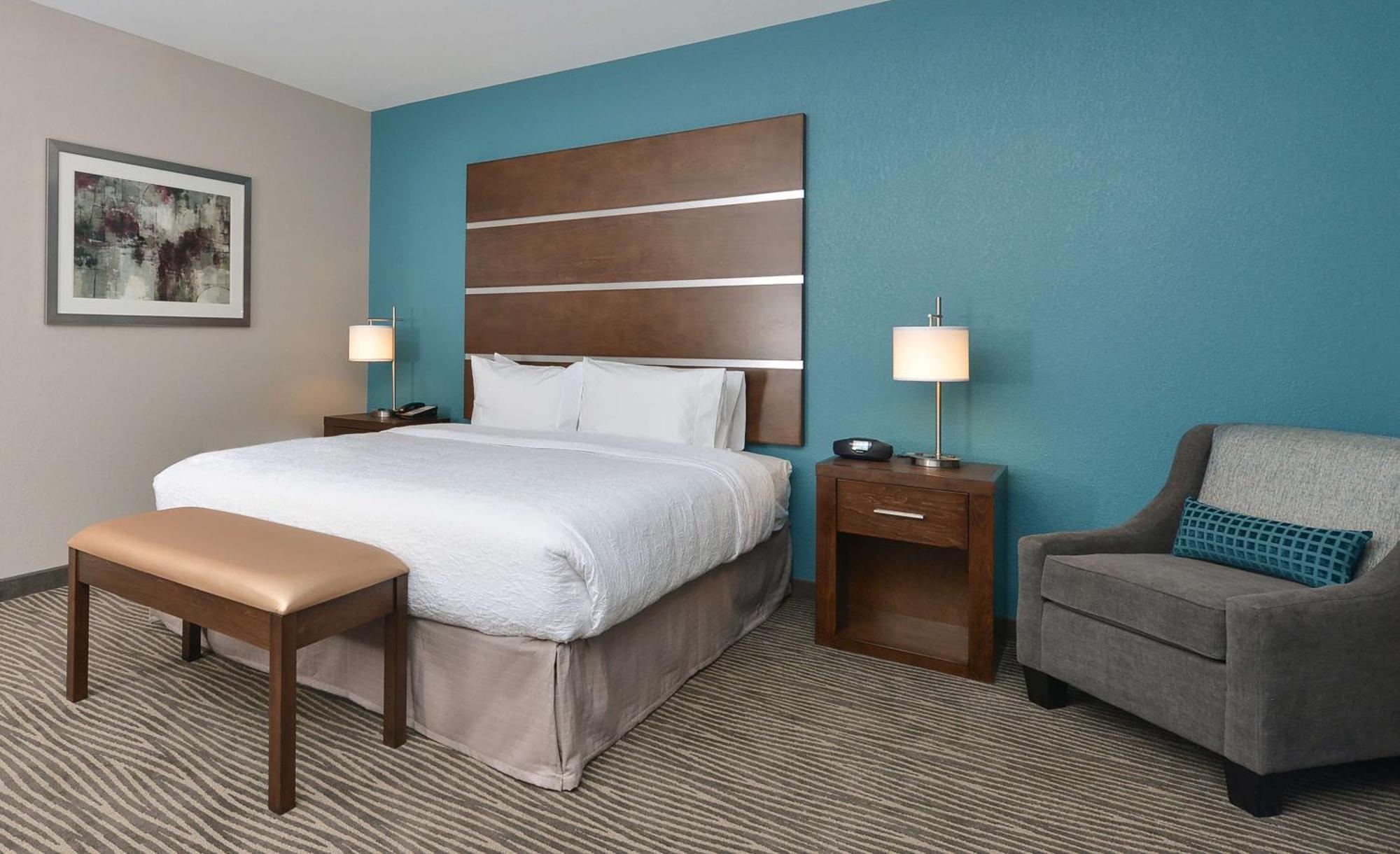 Hampton Inn & Suites Des Moines Downtown Exterior photo
